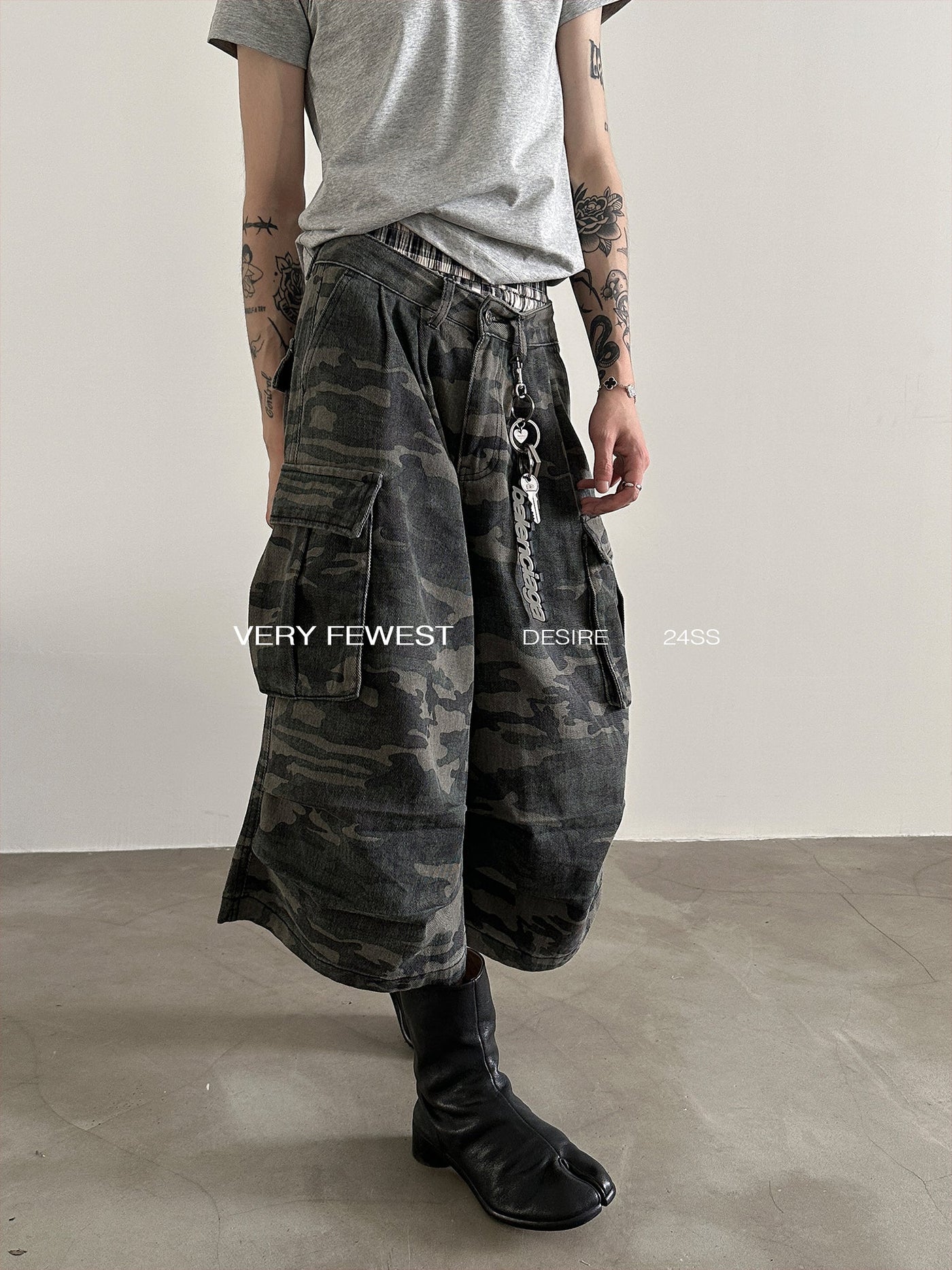 Gen Washed Pleats Camo Cargo Shorts-korean-fashion-Shorts-Gen's Closet-OH Garments