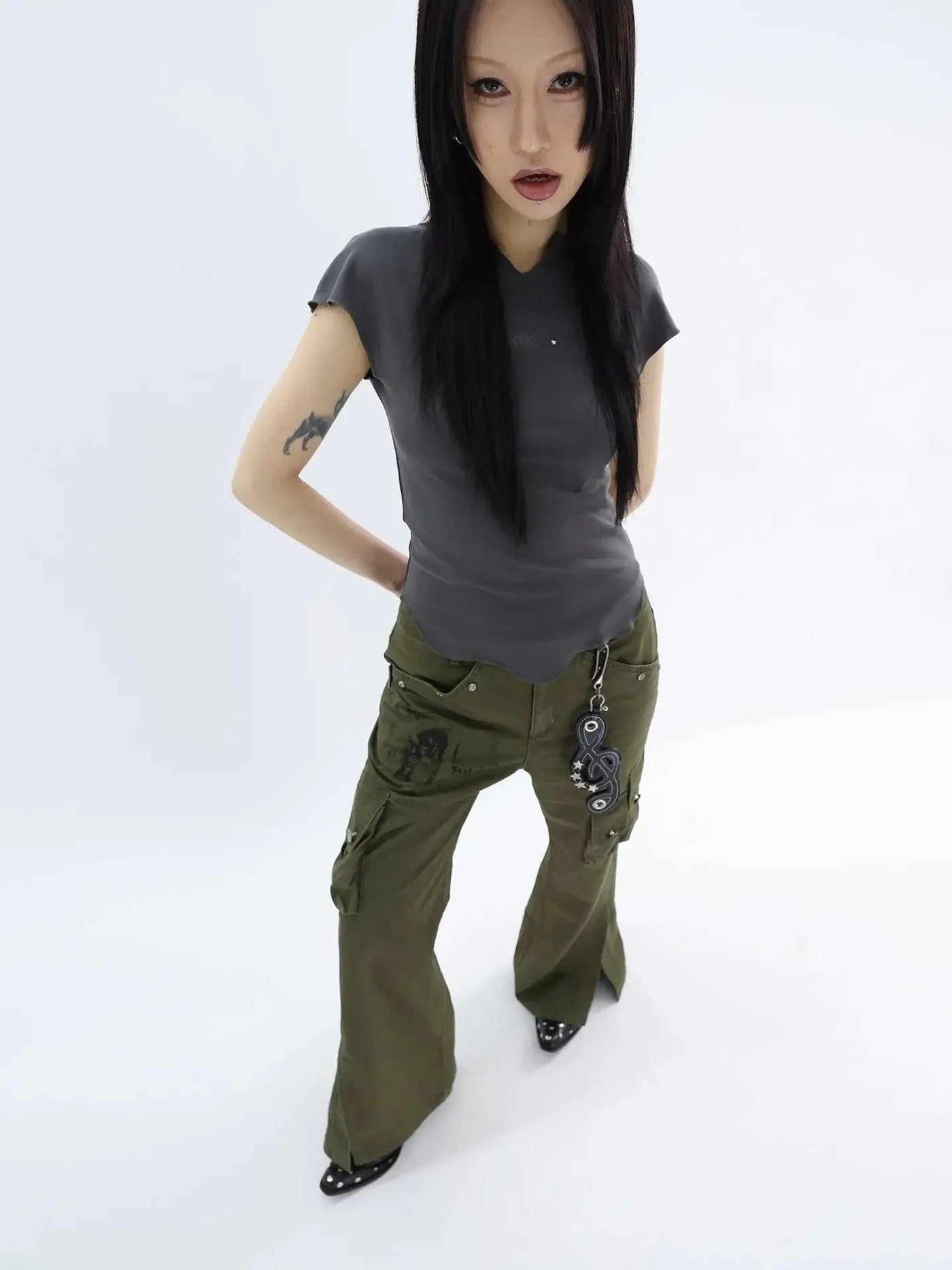 Kei Portrait Print Slit Cargo Pants-korean-fashion-Pants-Kei's Closet-OH Garments