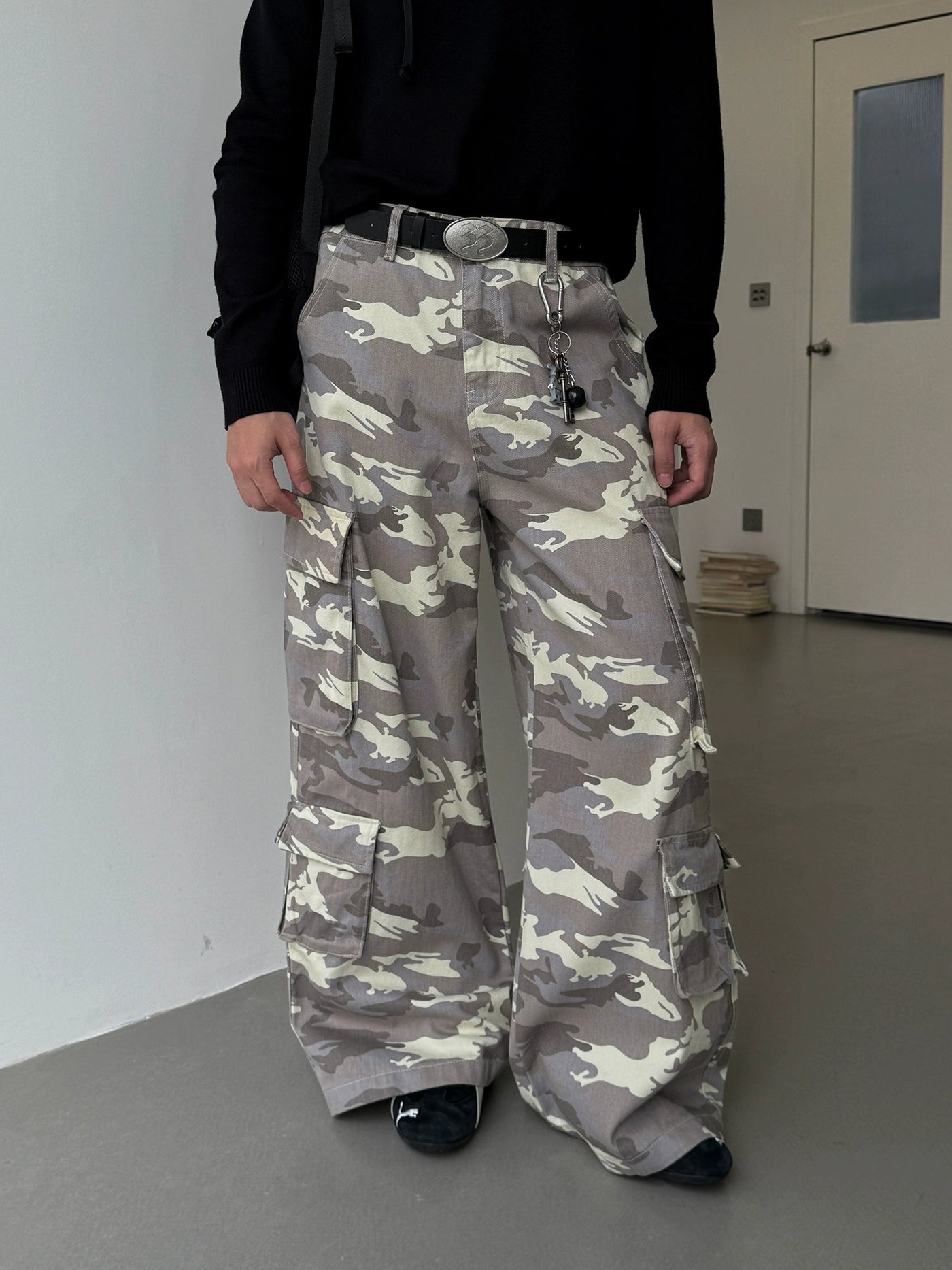 Nine Loose Fit Camouflage Cargo Jeans-korean-fashion-Jeans-Nine's Closet-OH Garments