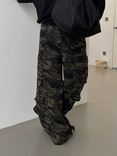 Nine Loose Fit Camouflage Cargo Jeans-korean-fashion-Jeans-Nine's Closet-OH Garments